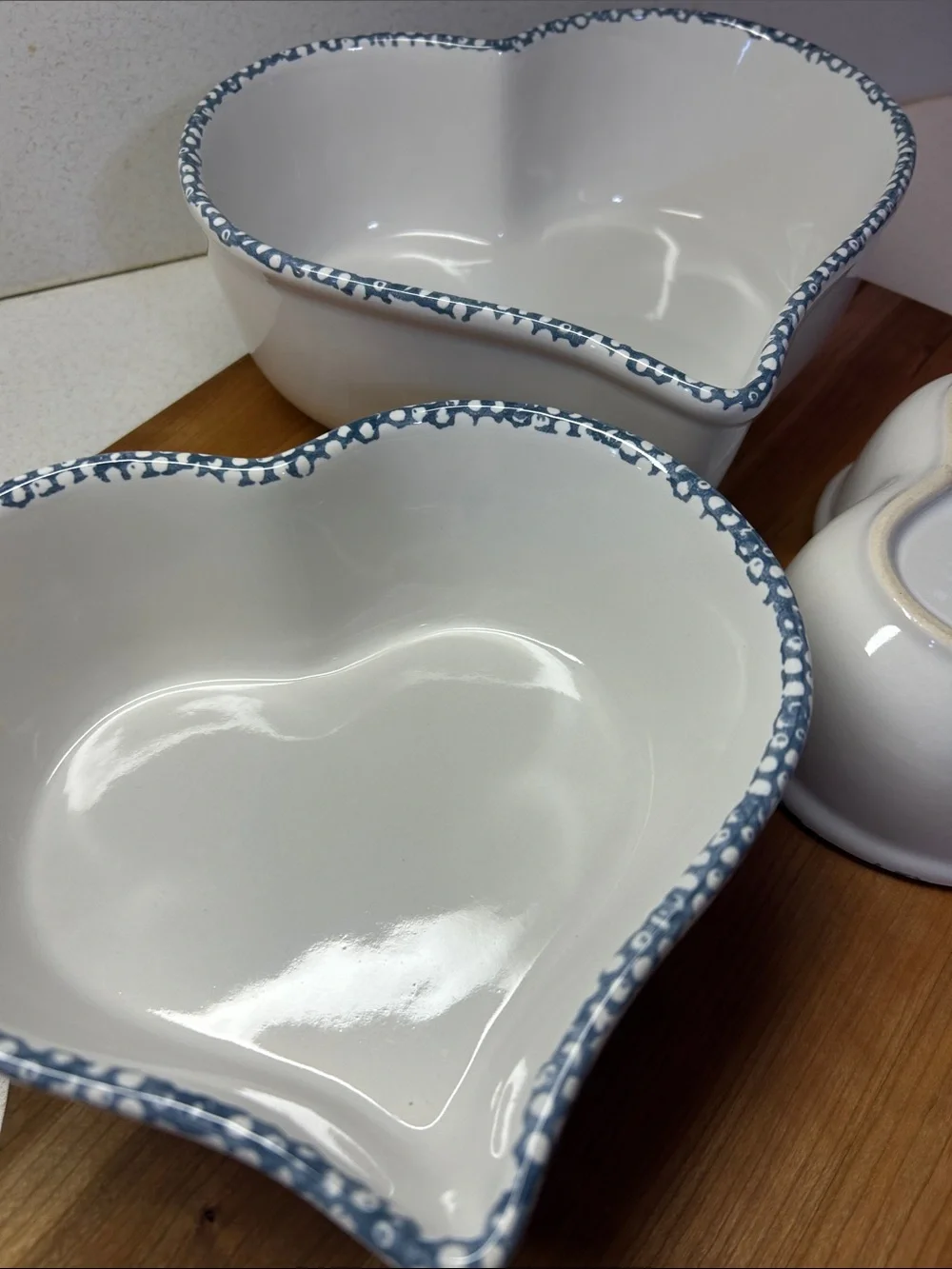 White and blue sponge ware set of 3 Heart-Shaped Ceramic Bowls